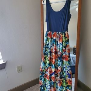 Le Lis Floral Maxi dress